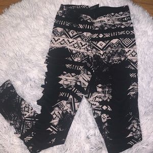 Ripped design leggings